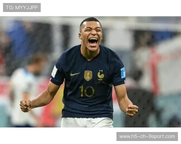 姆巴佩肋部突破制造点球，稳稳命中完成双响