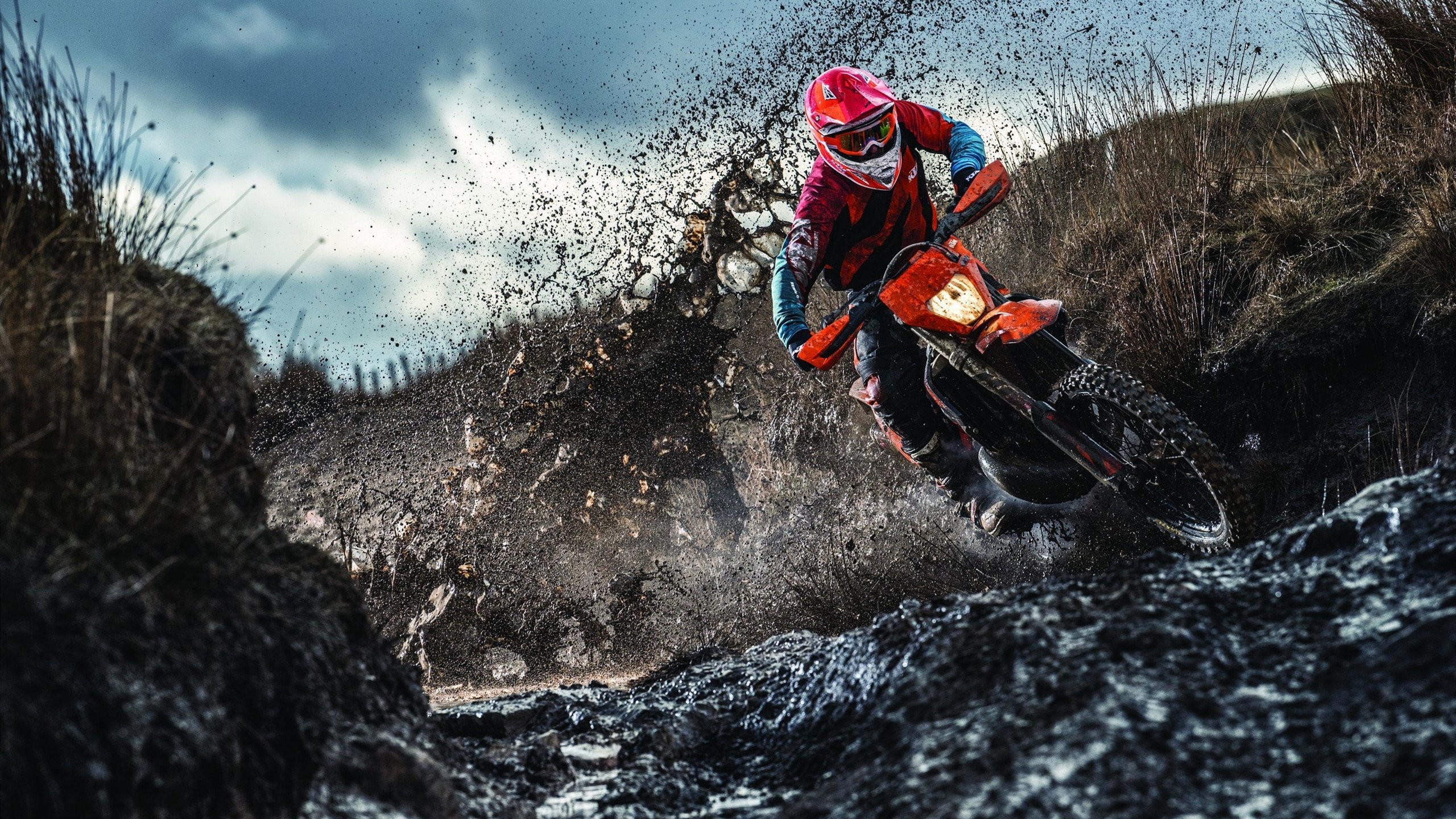 九游电脑版-青年队训练营开营，名宿亲临指导，青年训练营汇报总结